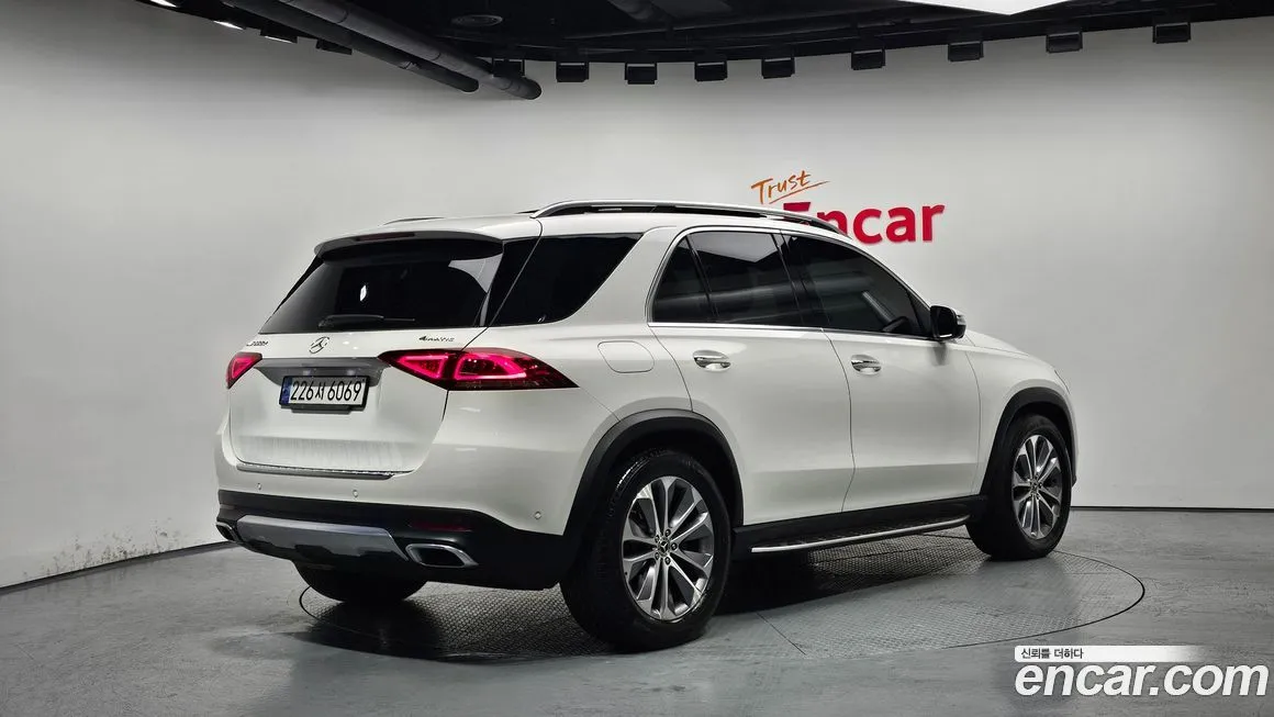 Mercedes-Benz GLE-Class — фото 4