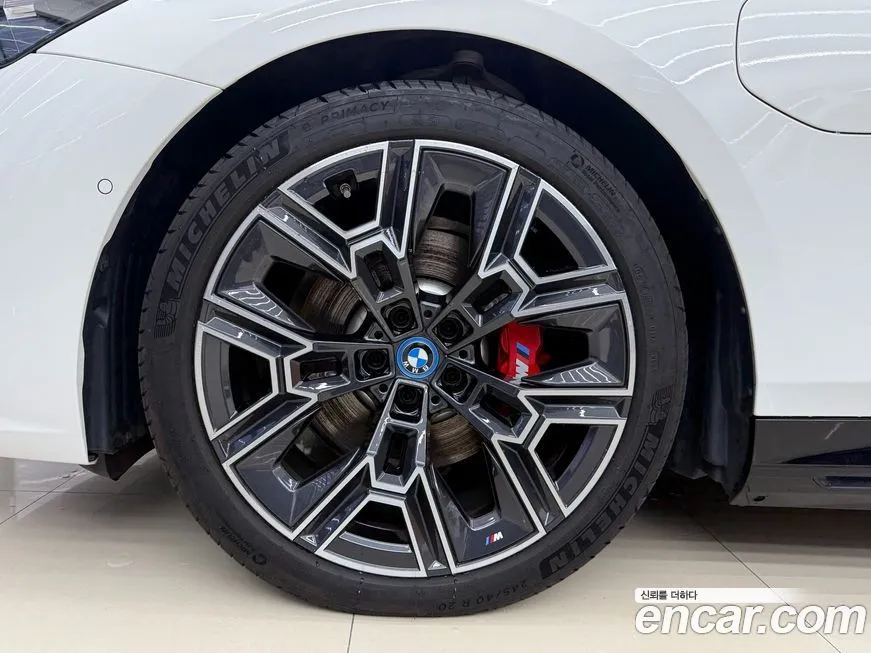 BMW 5-Series 2024 из KR, фото 5