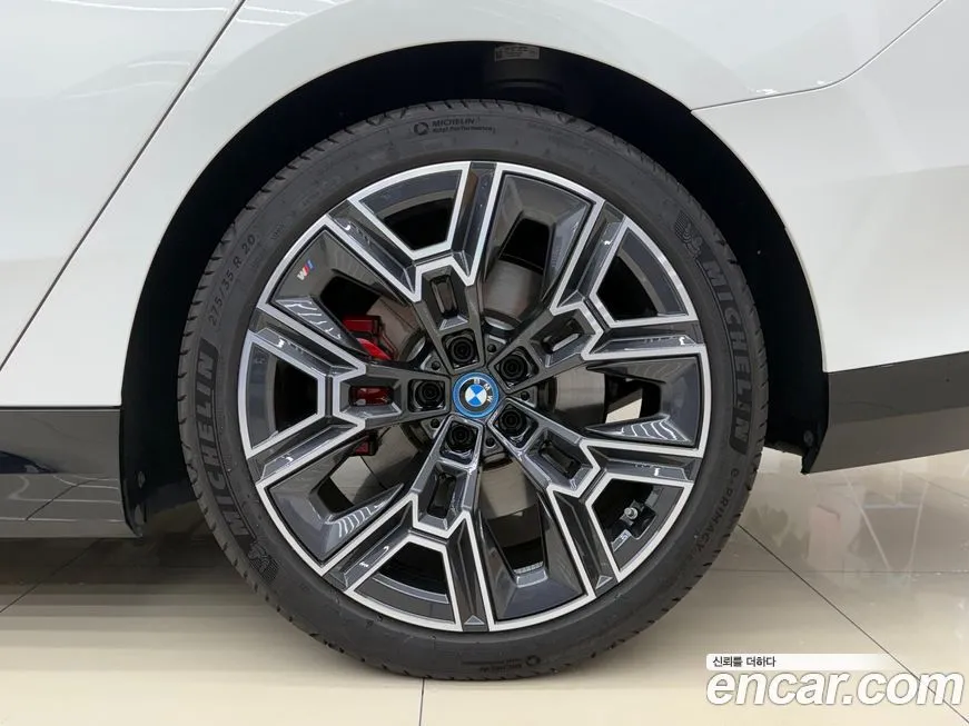 BMW 5-Series 2024 из KR, фото 6