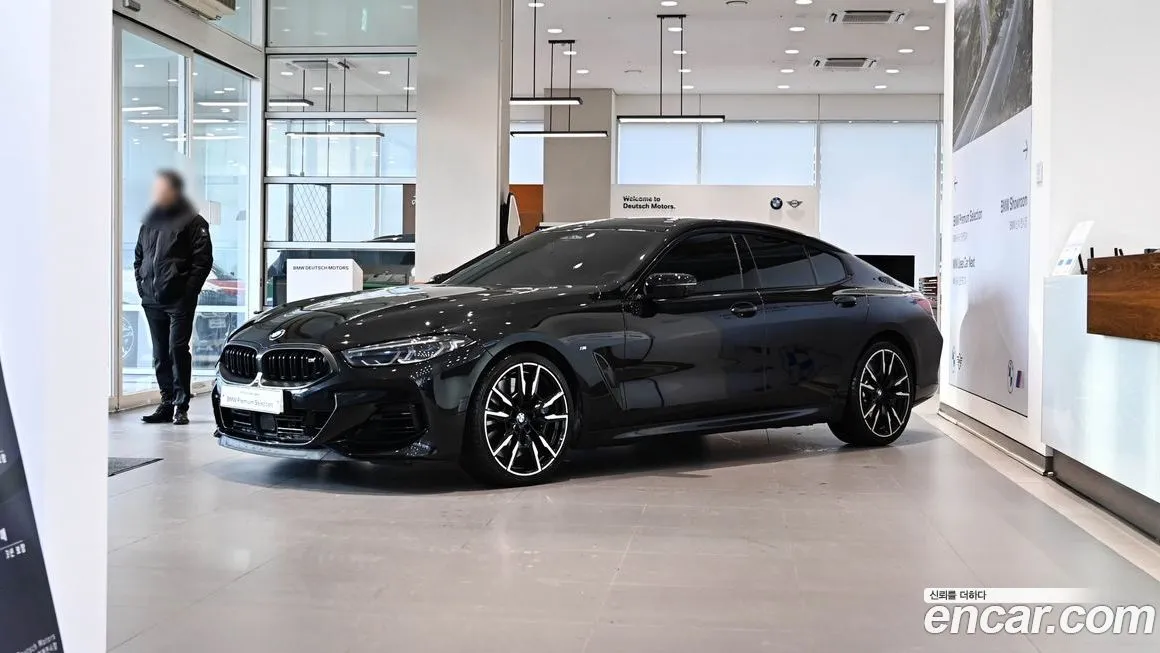 BMW 8-Series — фото 1