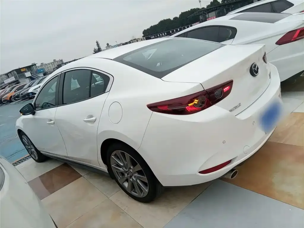 Mazda 3 Axela 2022 из CN, фото 2