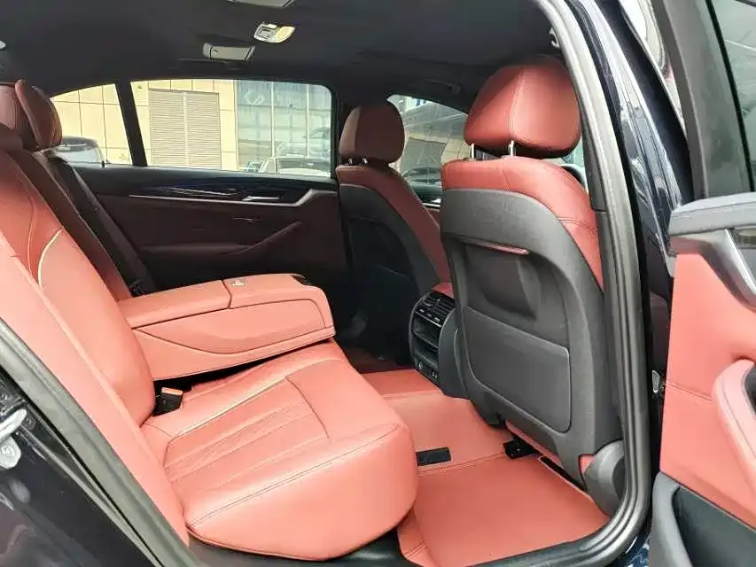 BMW 5 Series 2022 из CN, фото 2