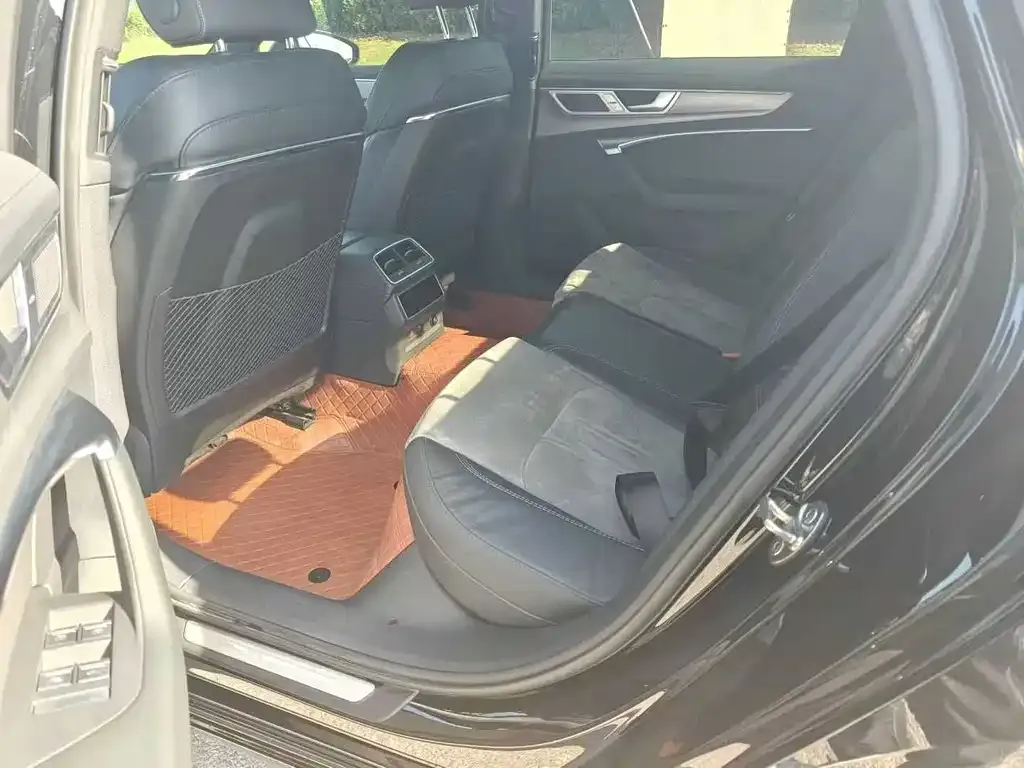 Audi A6L 2023 из CN, фото 5