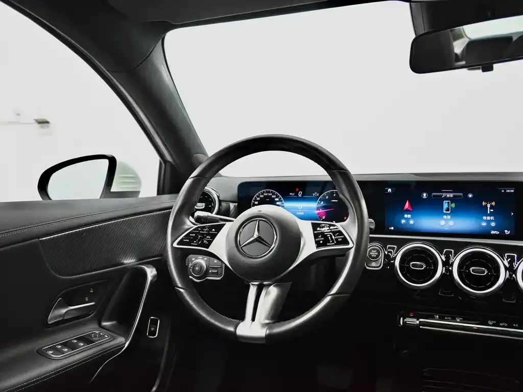 Mercedes-Benz A-Class 2024 из CN, фото 9