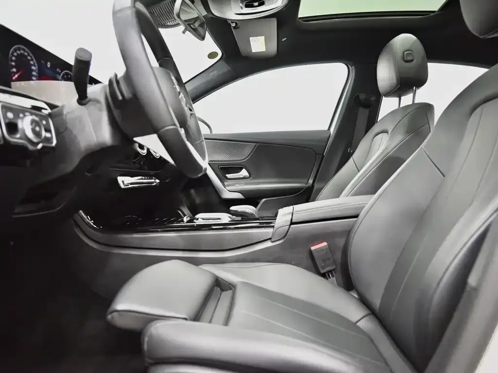 Mercedes-Benz A-Class 2024 из CN, фото 5