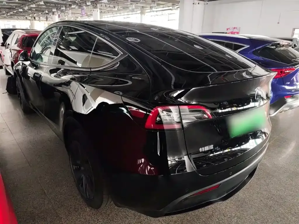 Tesla Model Y 2023 из CN, фото 8