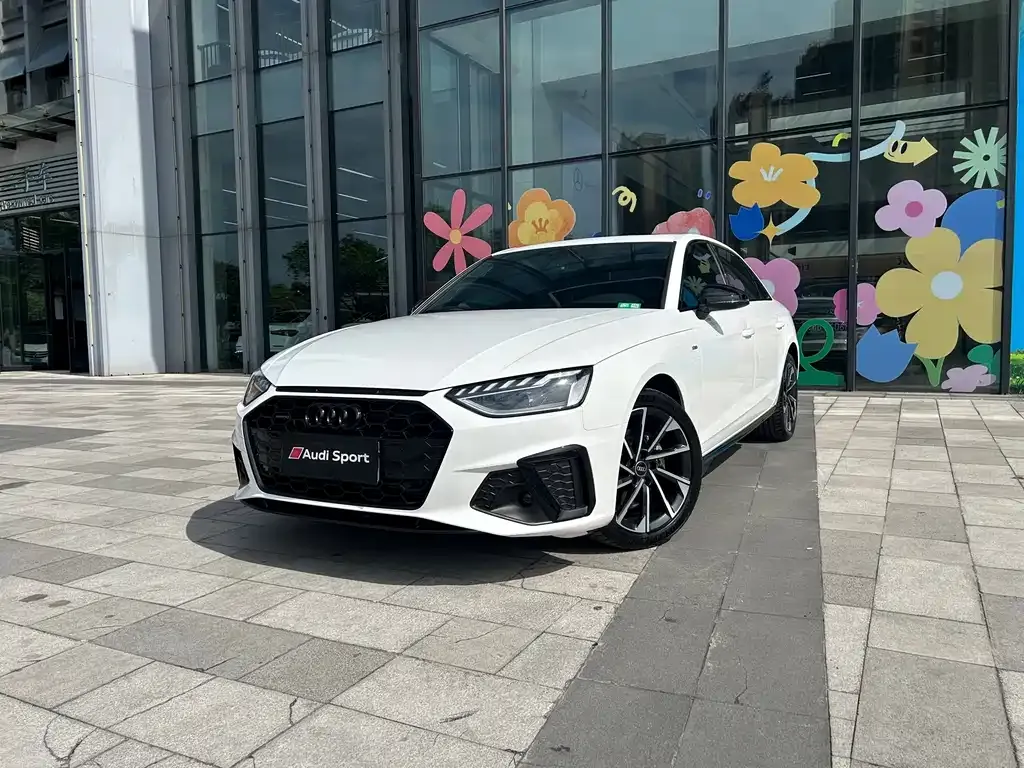 Audi A4L 2023 из CN, фото 1
