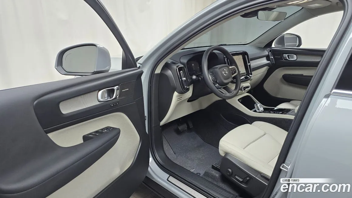 Volvo XC40 2025 из KR, фото 9