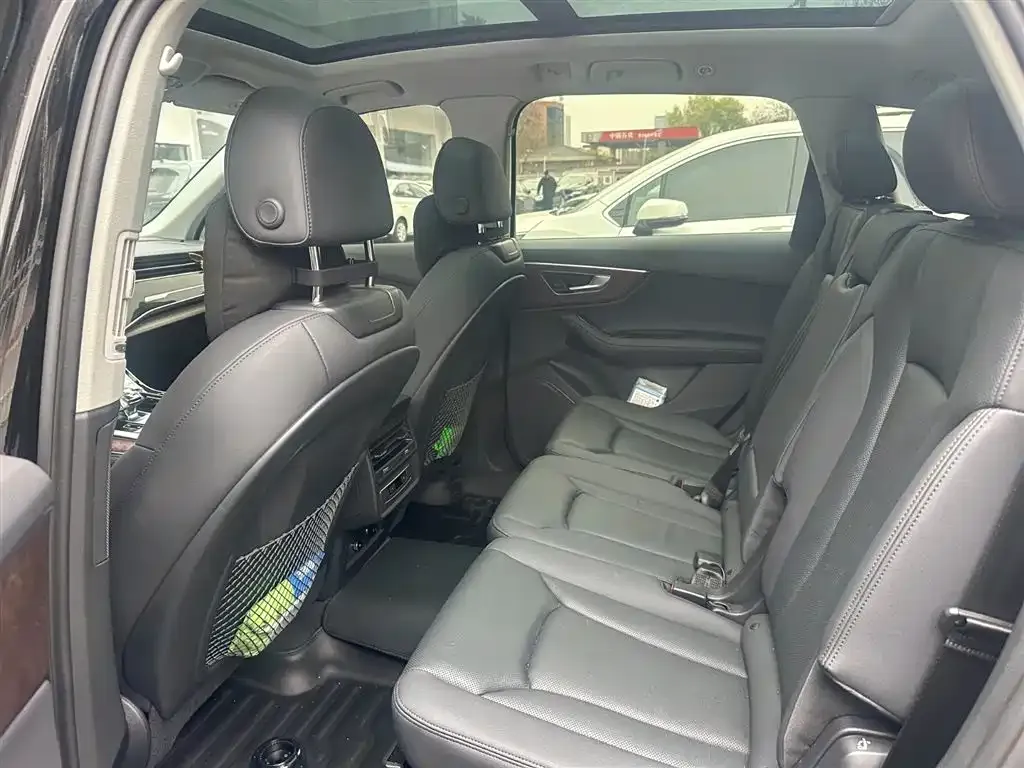 Audi Q7 2023 из CN, фото 3