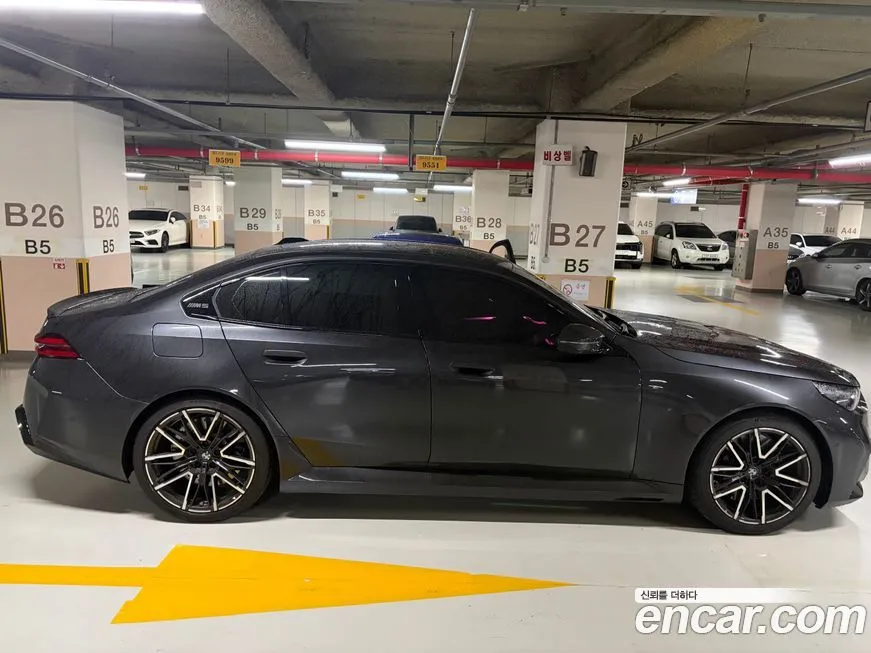 BMW M5 2025 из KR, фото 9