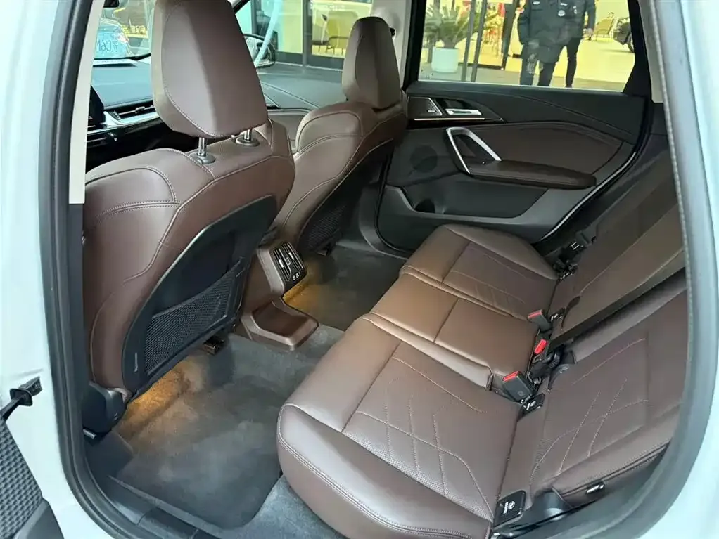 BMW X1 2025 из CN, фото 8