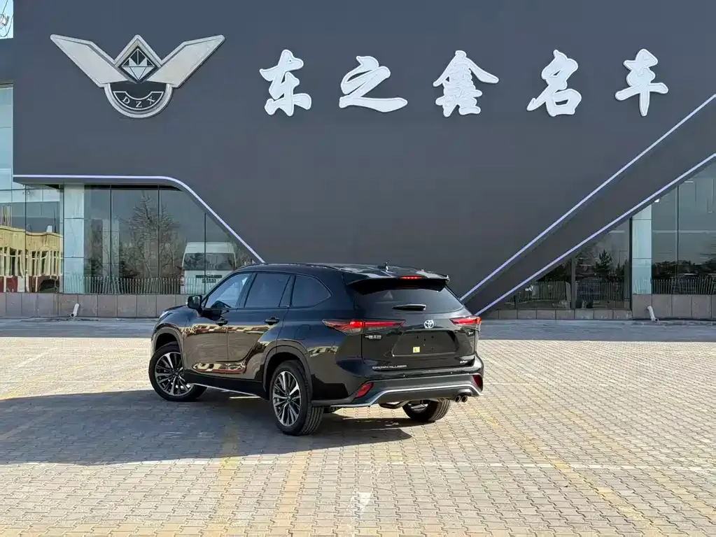 Toyota Crown Kluger 2025 из CN, фото 6