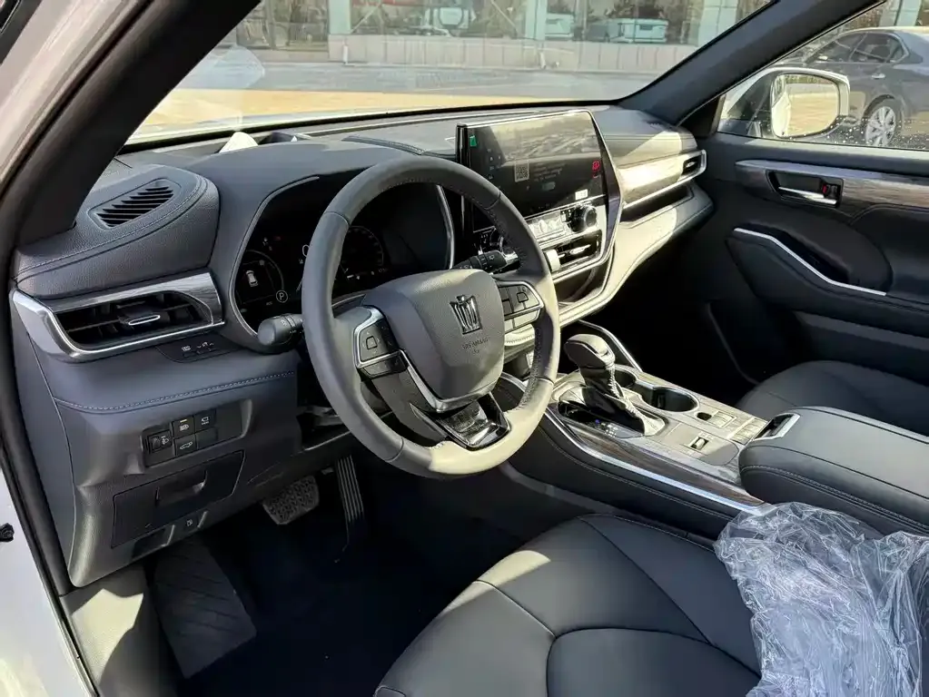 Toyota Crown Kluger 2025 из CN, фото 7