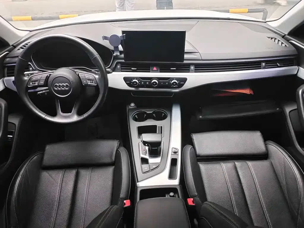 Audi A4L 2021 из CN, фото 7
