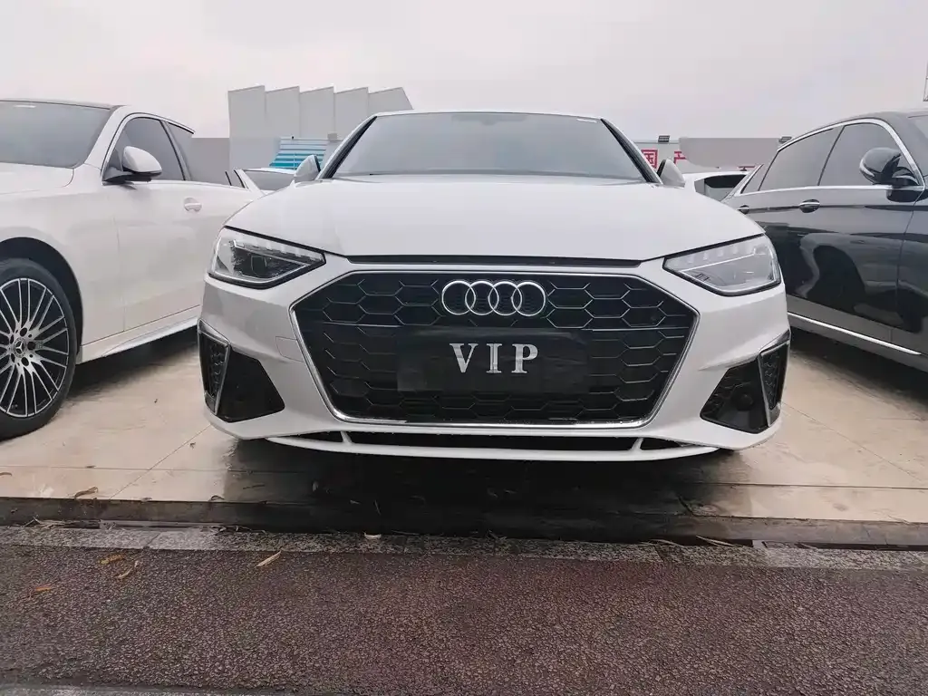 Audi A4L 2021 из CN, фото 3