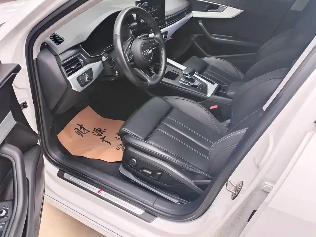 Audi A4L 2021 из CN, фото 4
