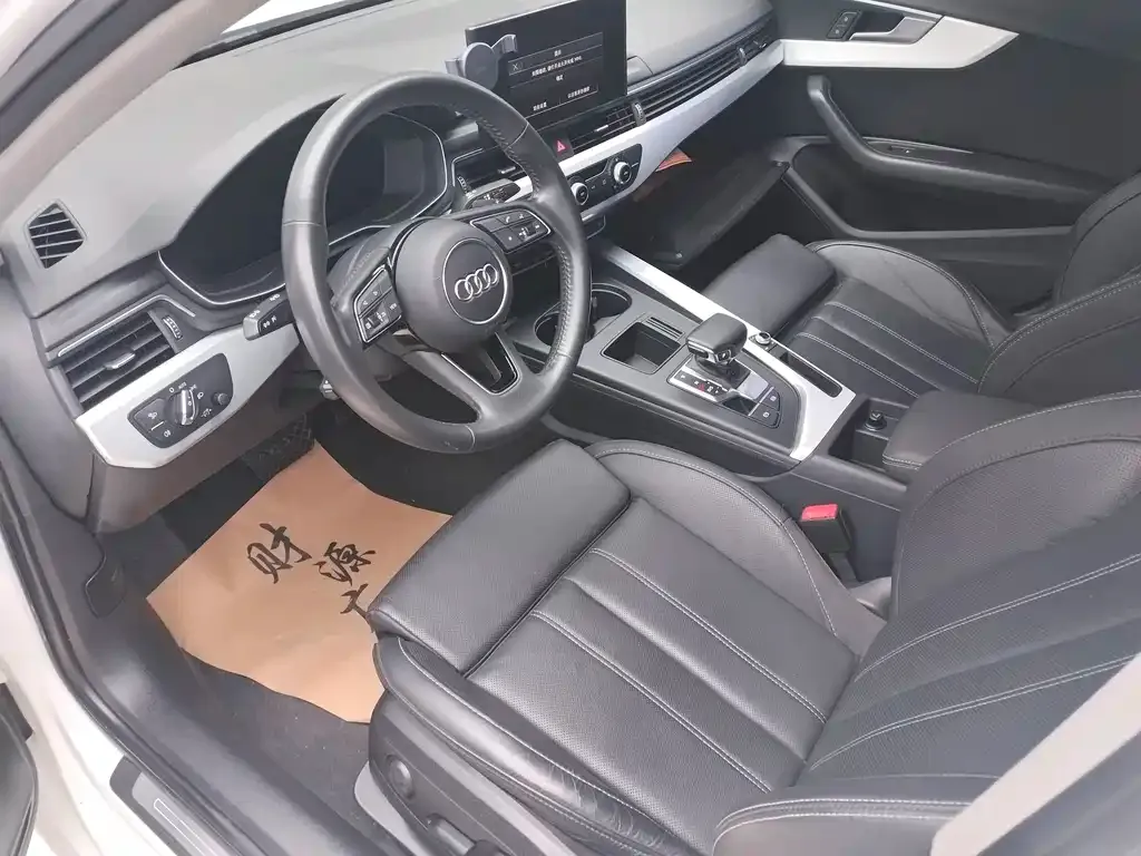 Audi A4L 2021 из CN, фото 6