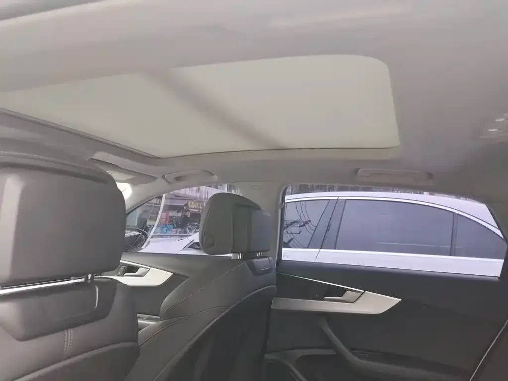 Audi A4L 2021 из CN, фото 2