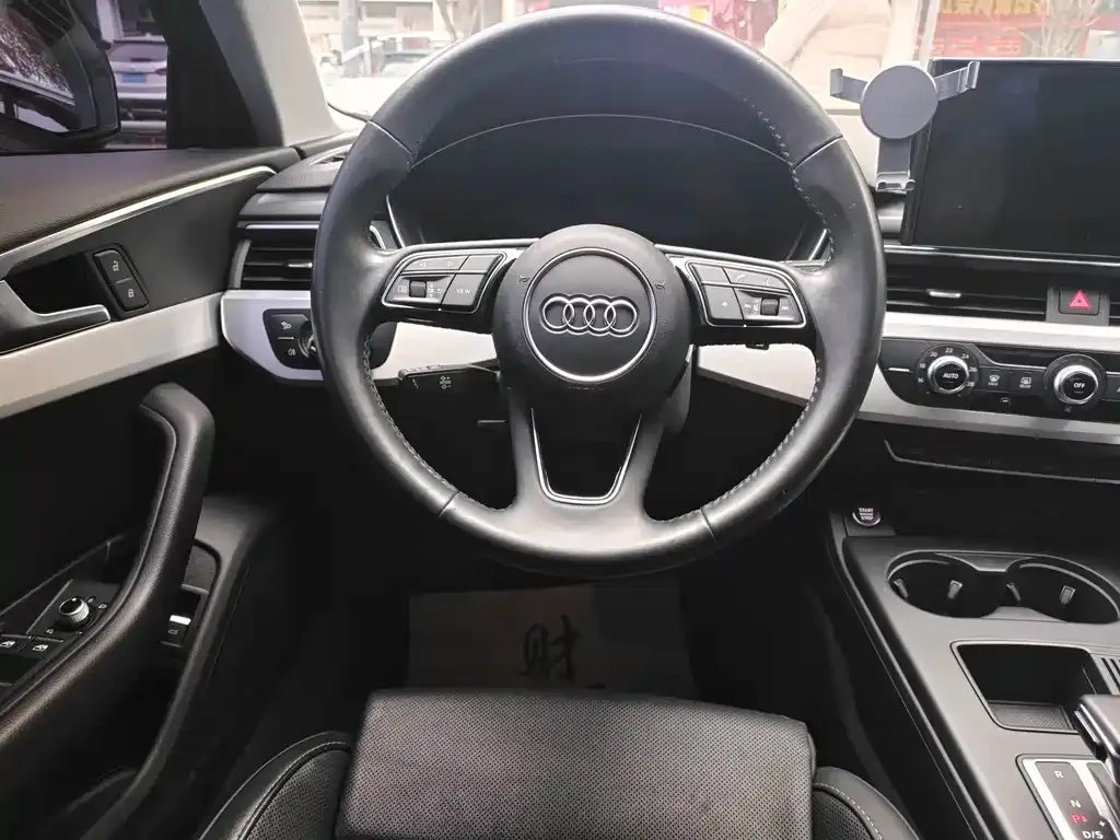 Audi A4L 2021 из CN, фото 8