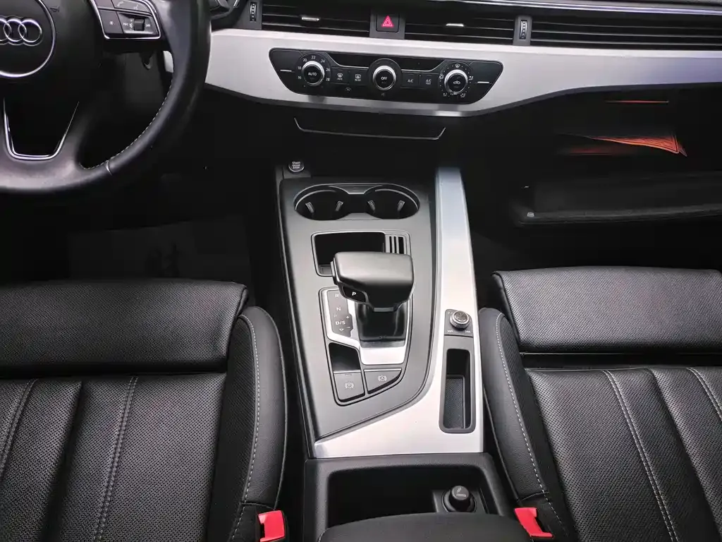 Audi A4L 2021 из CN, фото 10