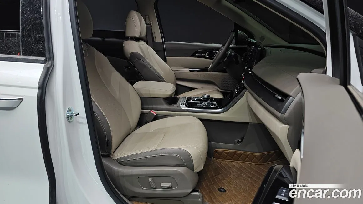 Kia Carnival — фото 10