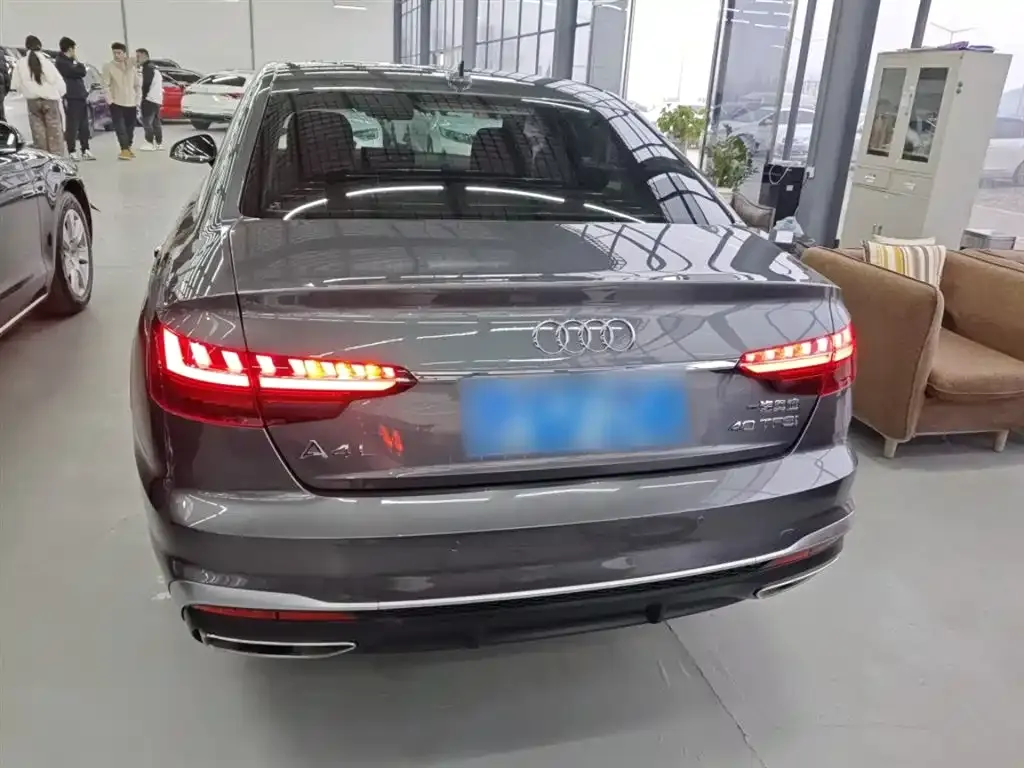 Audi A4L 2022 из CN, фото 7
