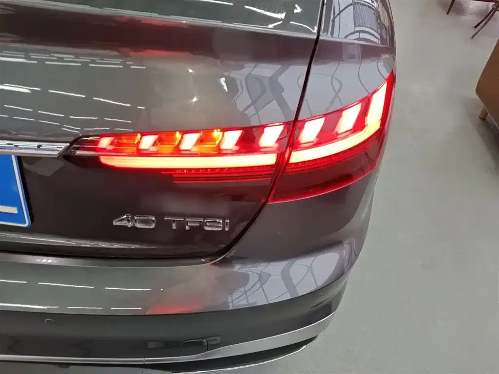 Audi A4L 2022 из CN, фото 6