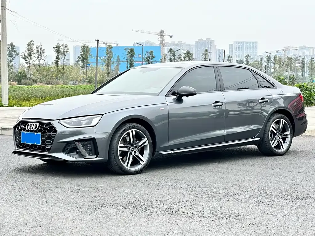Audi A4L 2023 из CN, фото 1