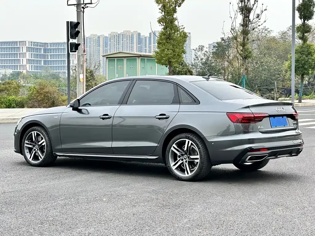 Audi A4L 2023 из CN, фото 4