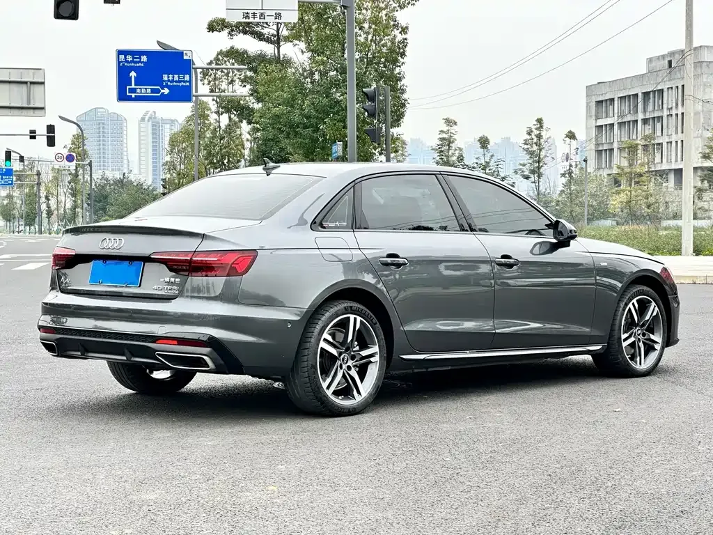 Audi A4L 2023 из CN, фото 6