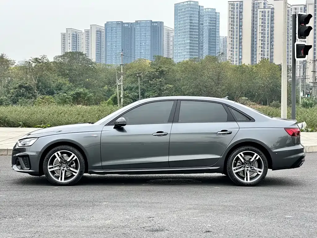 Audi A4L 2023 из CN, фото 7