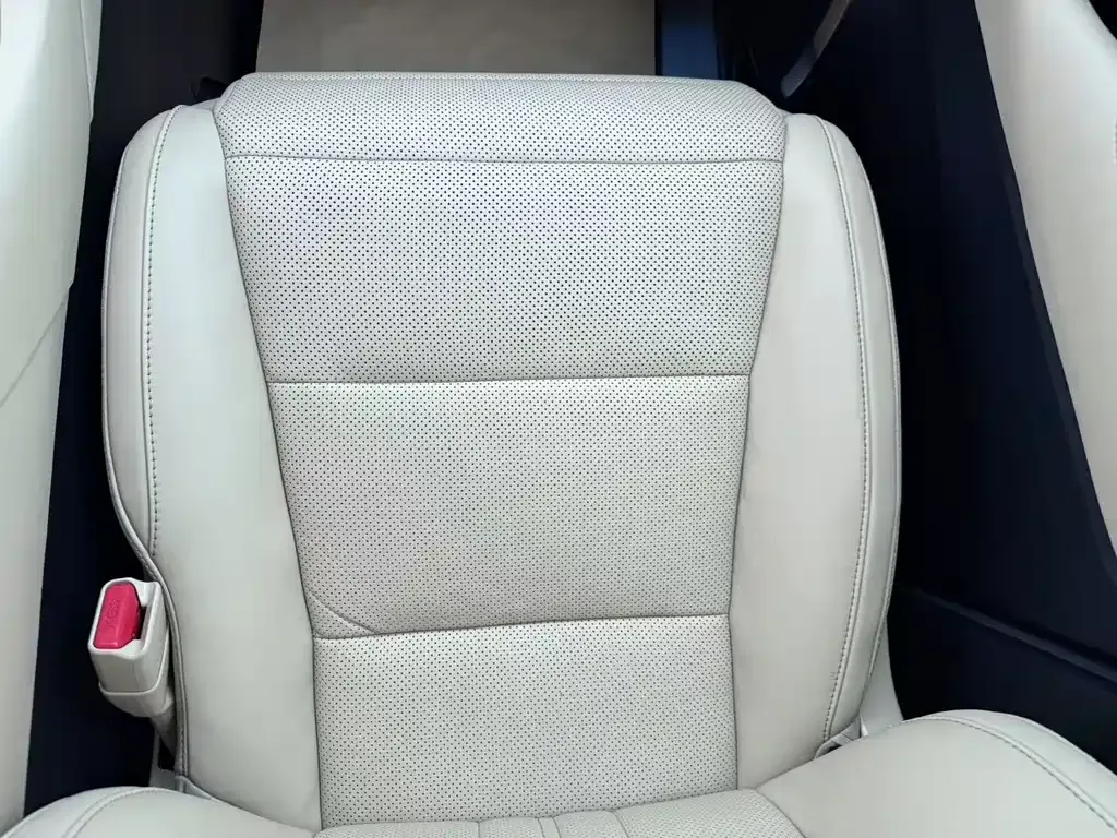 Toyota Alphard — фото 7