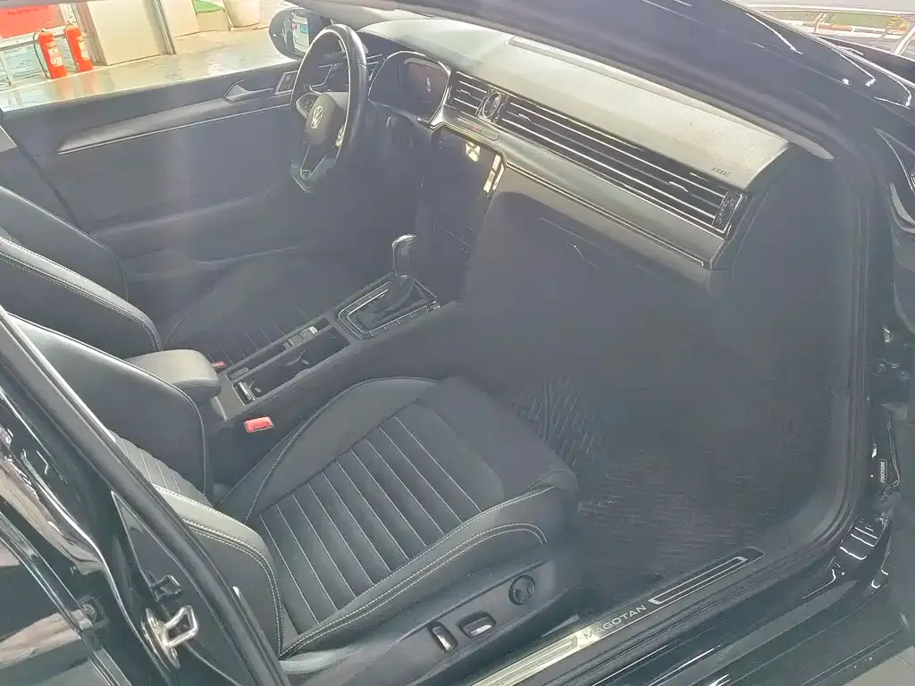 Volkswagen Magotan 2022 из CN, фото 2