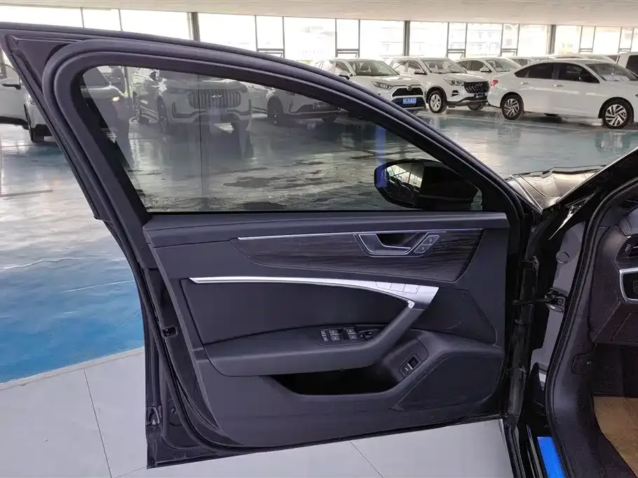 Audi A6L 2024 из CN, фото 7