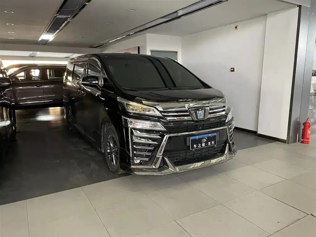 Toyota Vellfire 2023 из CN, фото 1