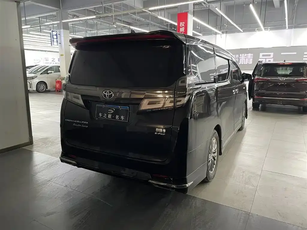 Toyota Vellfire 2023 из CN, фото 6