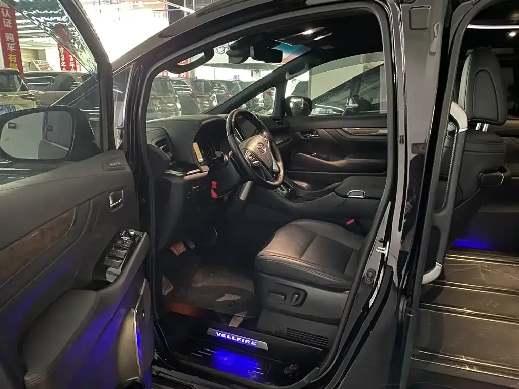 Toyota Vellfire 2023 из CN, фото 8