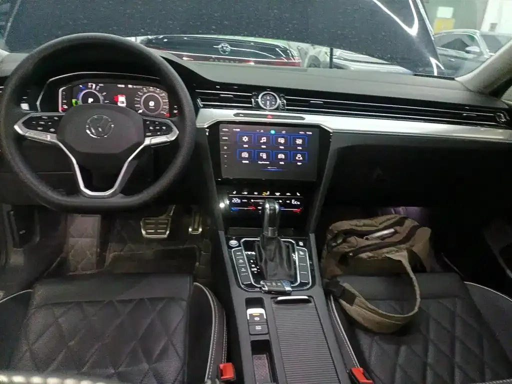 Volkswagen Magotan GTE PHEV 2023 из CN, фото 8