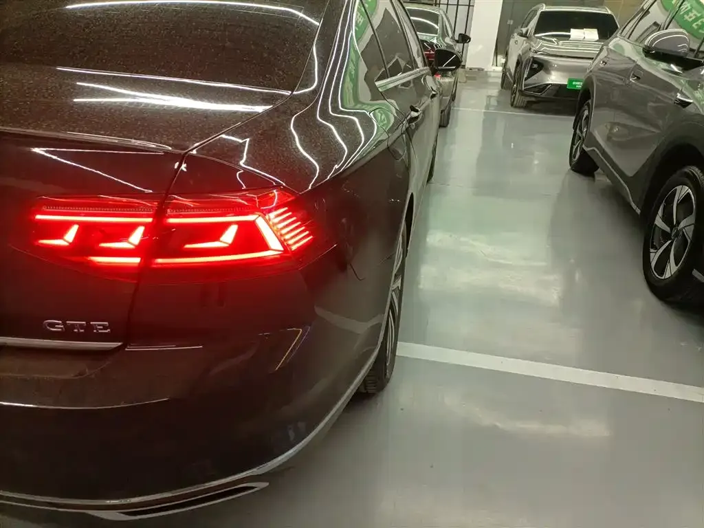 Volkswagen Magotan GTE PHEV 2023 из CN, фото 9