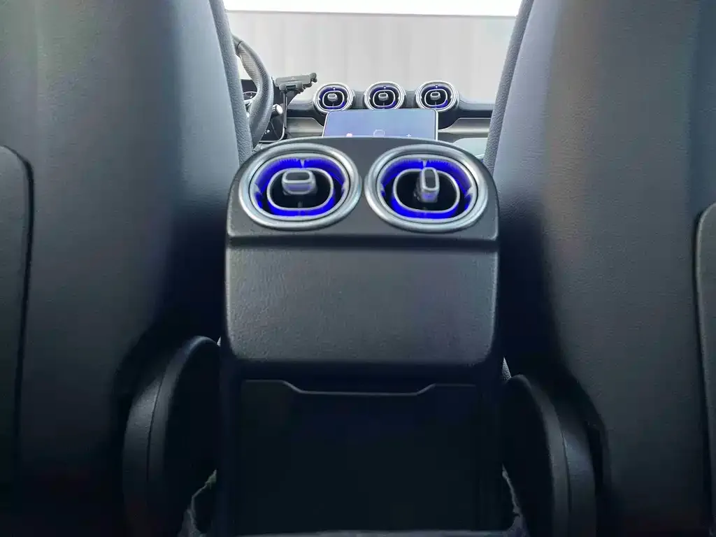 Mercedes-Benz C-Class 2023 из CN, фото 2