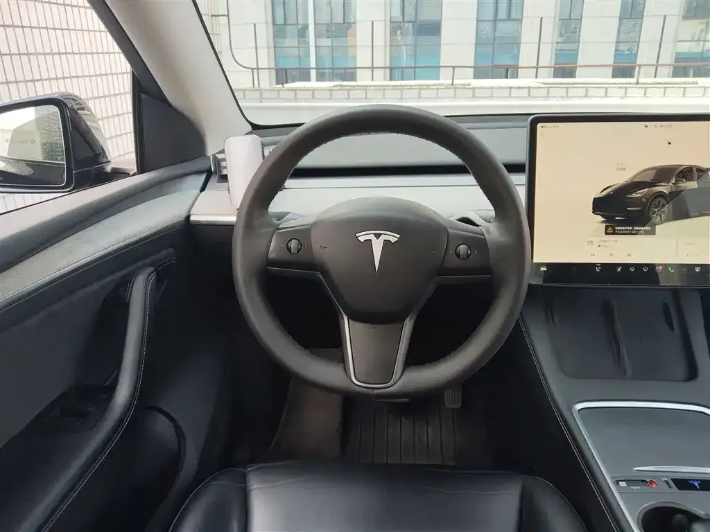 Tesla Model Y 2023 из CN, фото 2