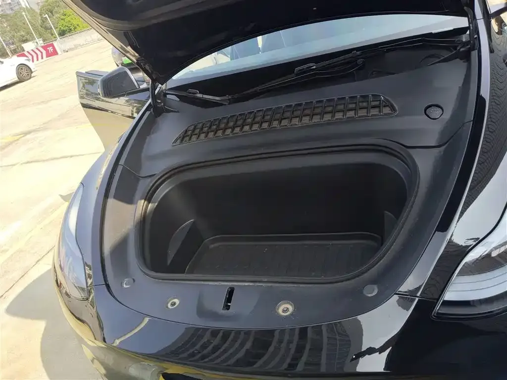 Tesla Model Y 2023 из CN, фото 9