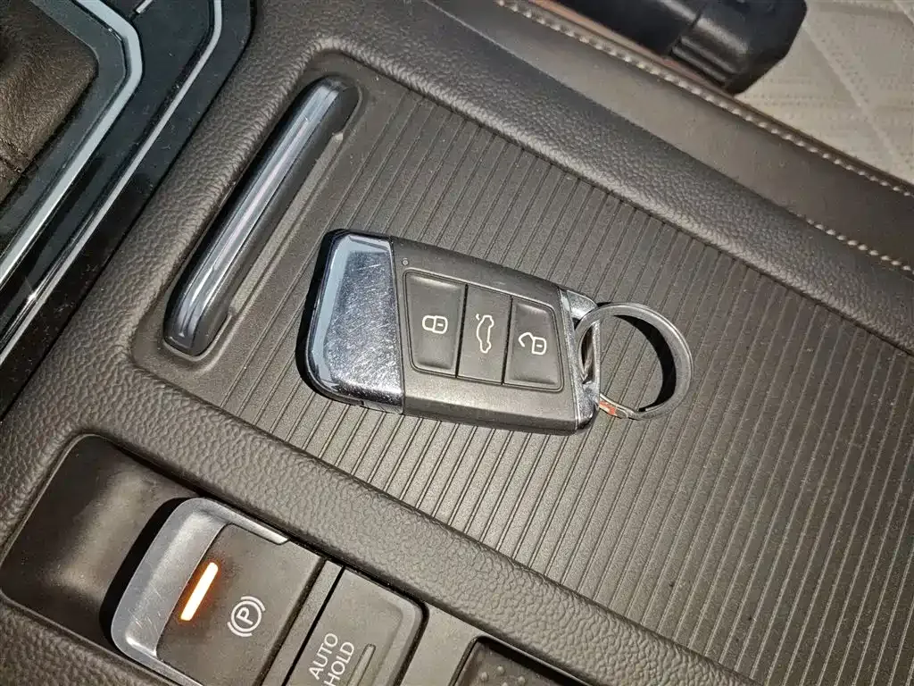 Volkswagen Magotan 2024 из CN, фото 9