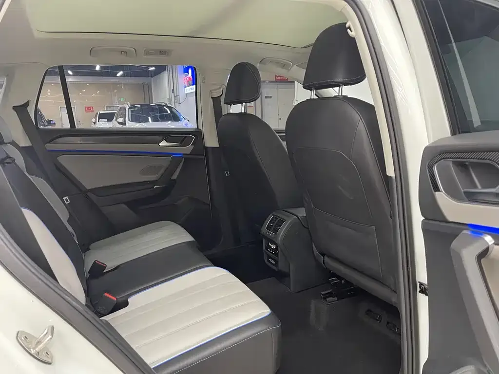 Volkswagen Tayron GTE PHEV 2023 из CN, фото 2