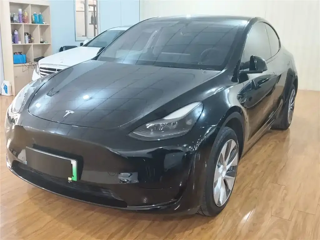 Tesla Model Y 2023 из CN, фото 2