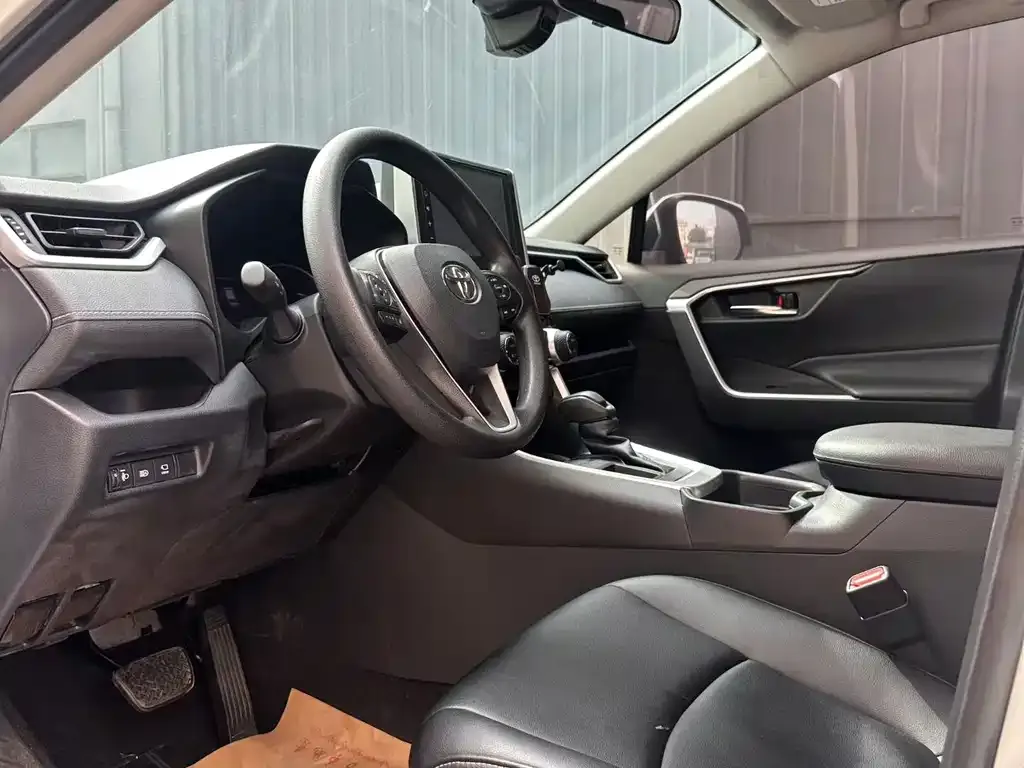 Toyota RAV4 2021 из CN, фото 7