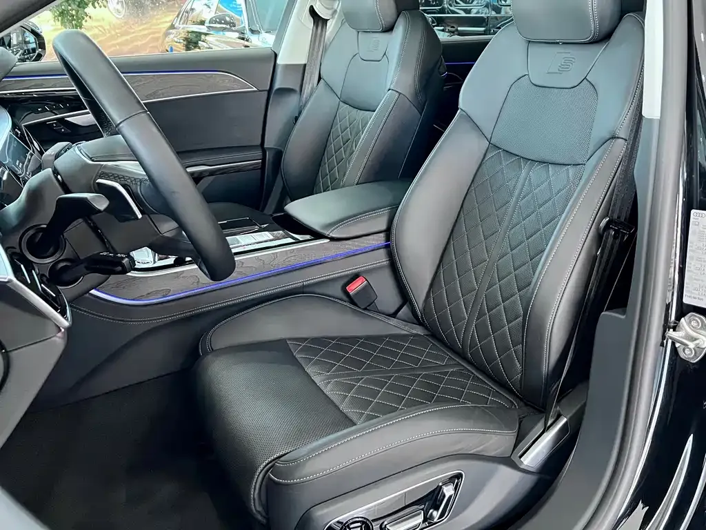 Audi A8 2023 из CN, фото 10