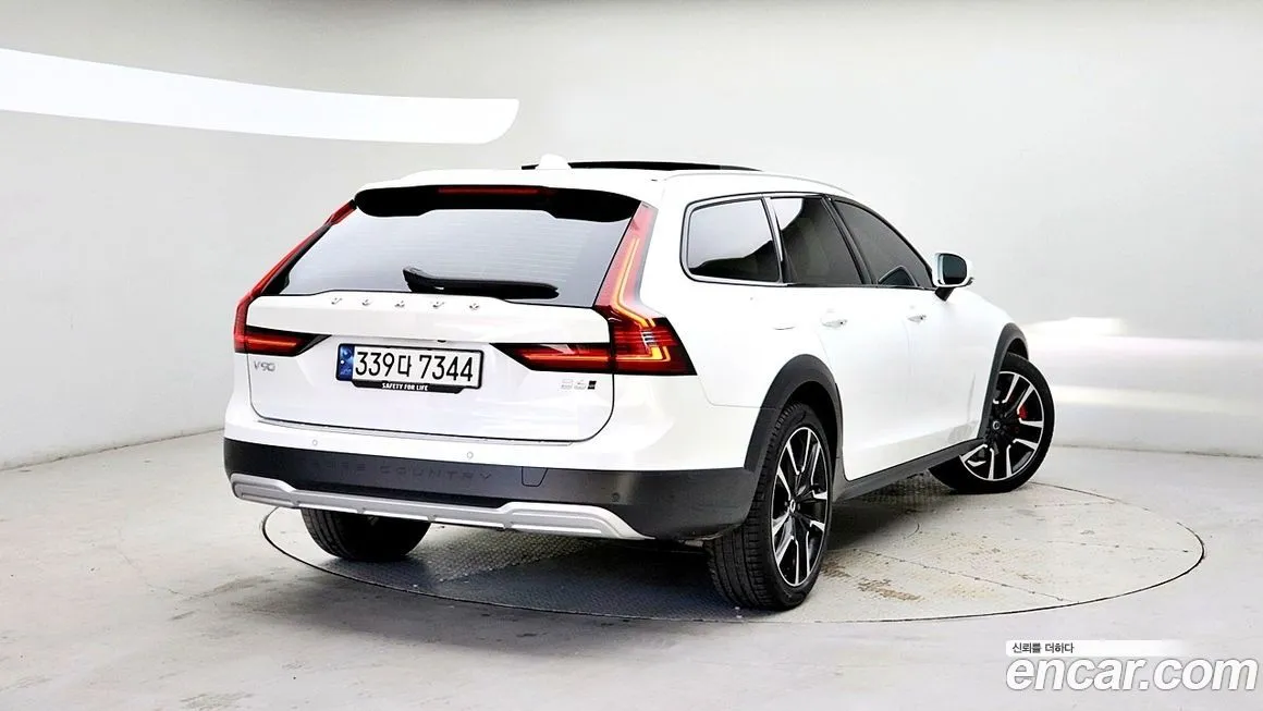 Volvo V90 2023 из KR, фото 4