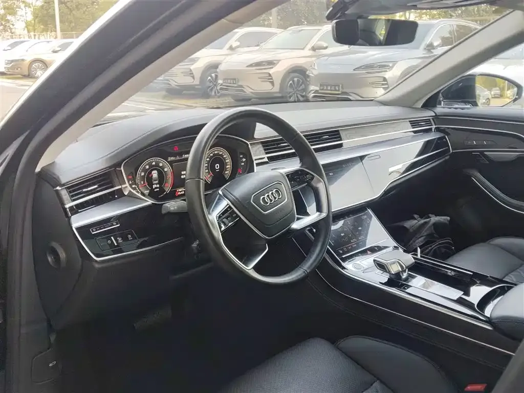 Audi A8 2022 из CN, фото 9