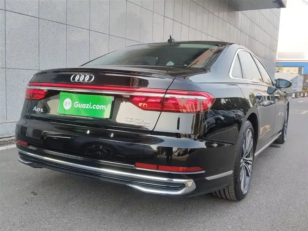 Audi A8 2022 из CN, фото 3